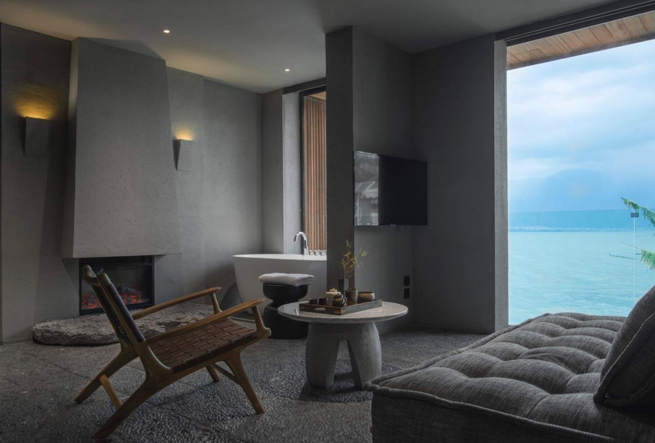 Yakamoz Erhai Hotel Dali  Bagian luar foto