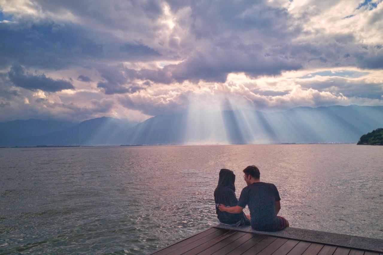 Yakamoz Erhai Hotel Dali  Bagian luar foto