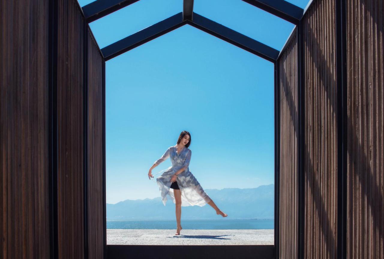 Yakamoz Erhai Hotel Dali  Bagian luar foto