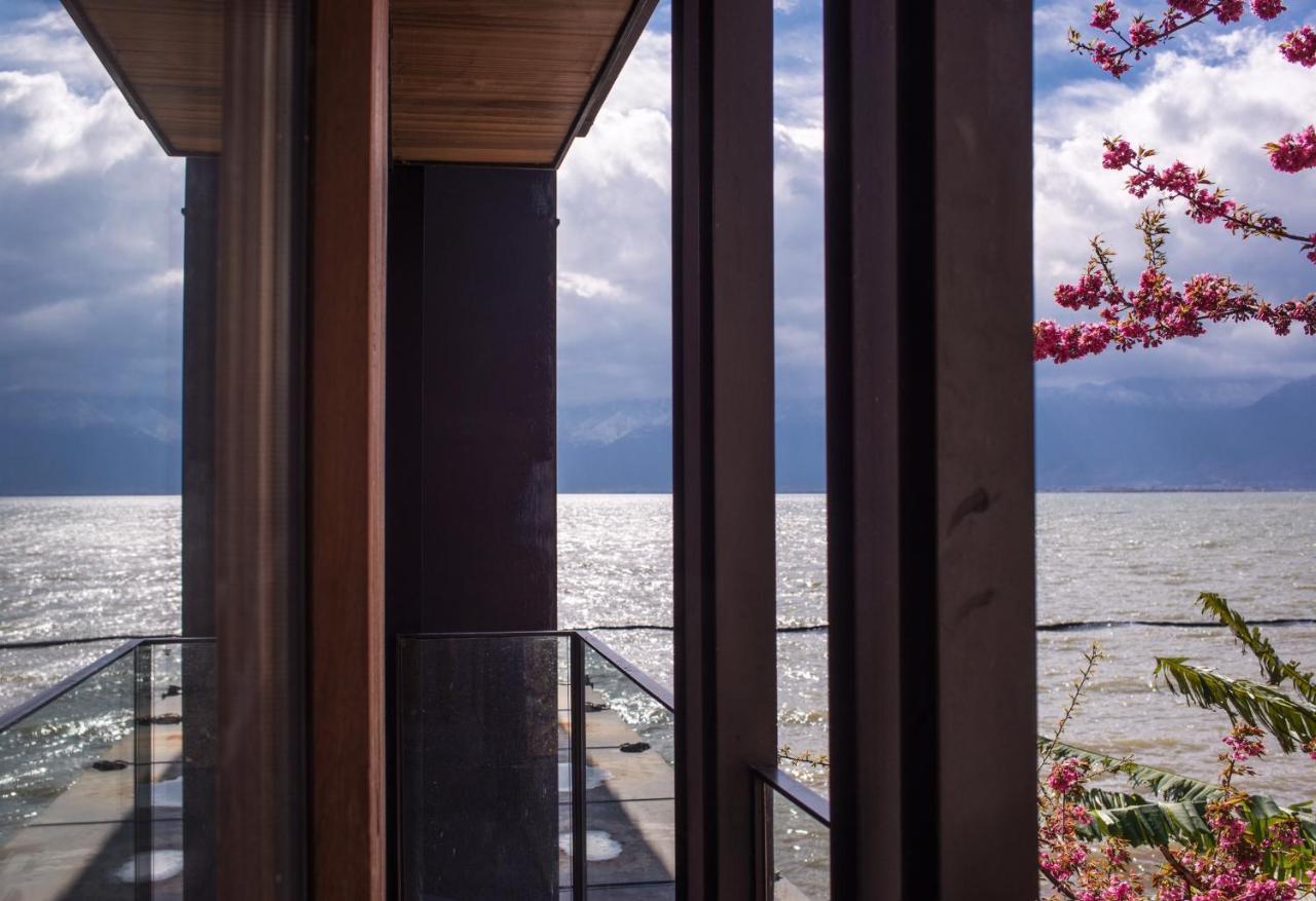 Yakamoz Erhai Hotel Dali  Bagian luar foto